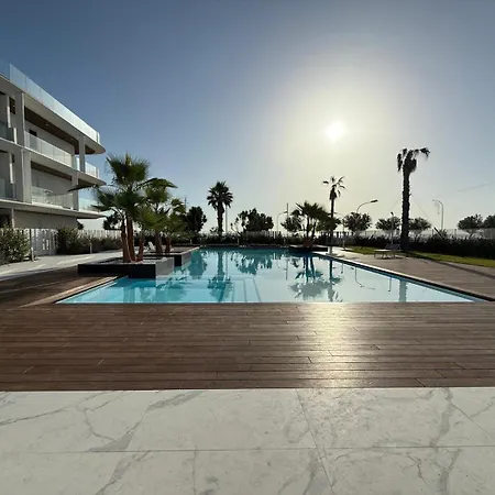 Smeraldo Acquamarina Waterfront Apartmán *