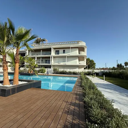 Smeraldo Acquamarina Waterfront *